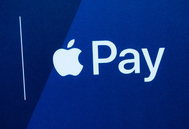 How to use Apple Pay to make payments on an iPhone