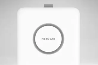 Netgear WBE750: Unobtrusive WiFi 7 access point support PoE and can span several networks