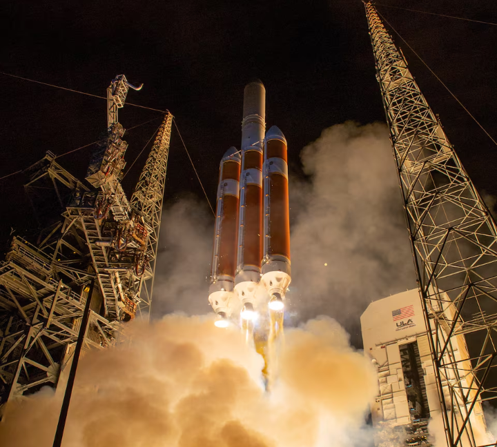 US surveillance satellite launched with obsolete Delta rockets